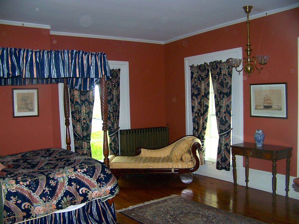 Oakcliff Bed And Breakfast Halfmoon Exterior photo
