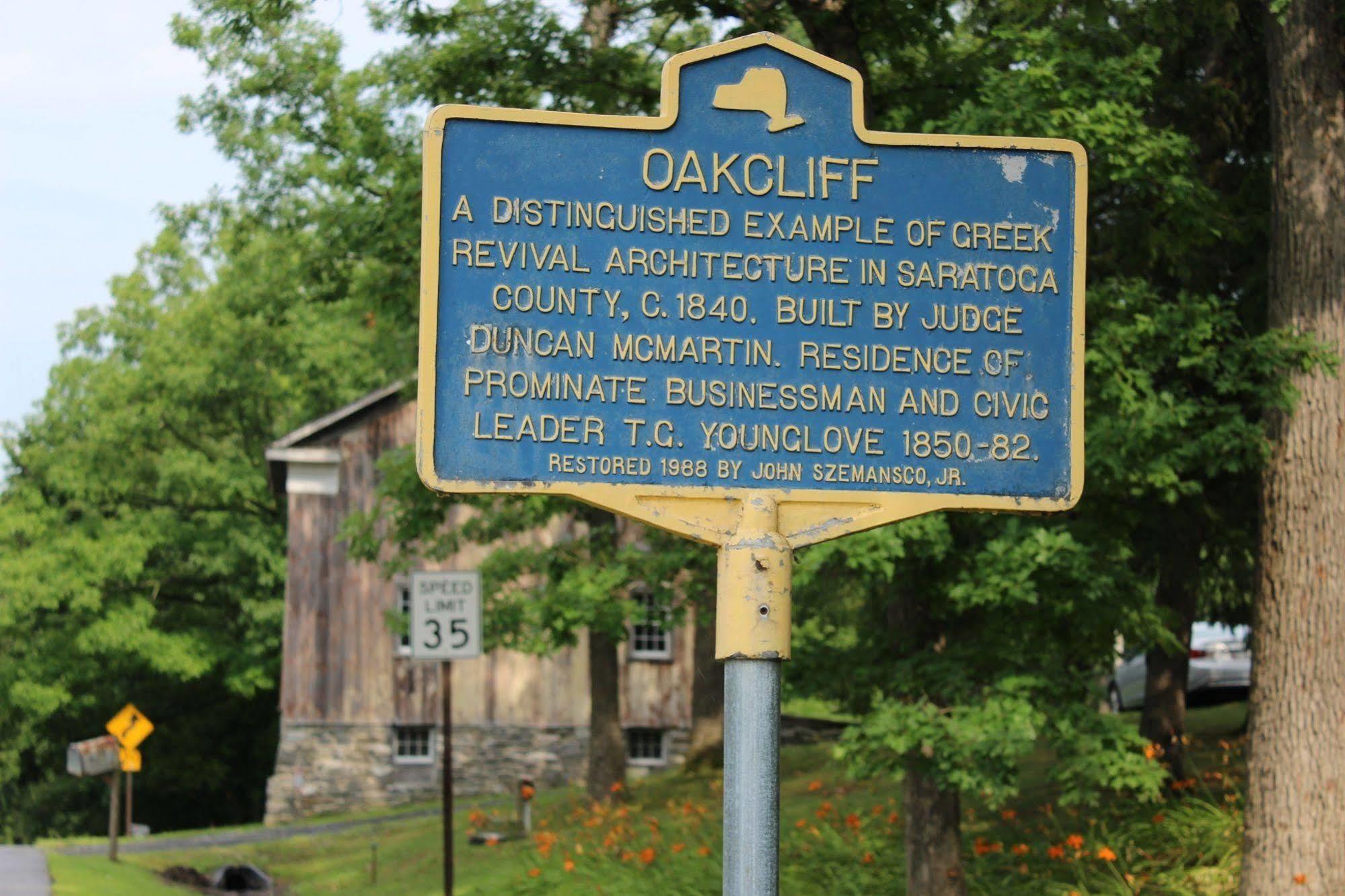 Oakcliff Bed And Breakfast Halfmoon Exterior photo